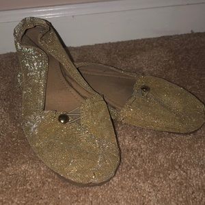 Gold sparkled flats